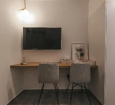 The Secret Yard Apartment *