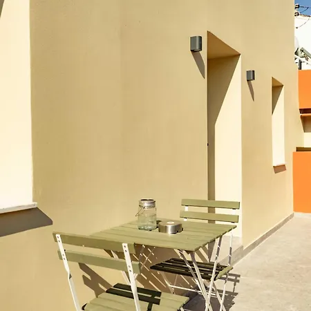 The Secret Yard Apartment