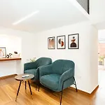 The Secret Yard Apartment *