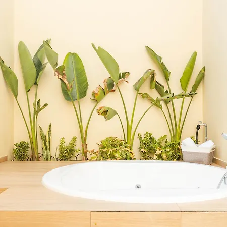 The Secret Yard Апартаменти *