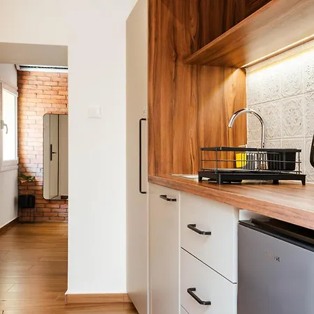 Апартаменти The Secret Yard Ларнака