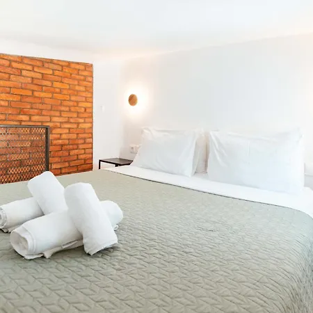 The Secret Yard Апартаменти