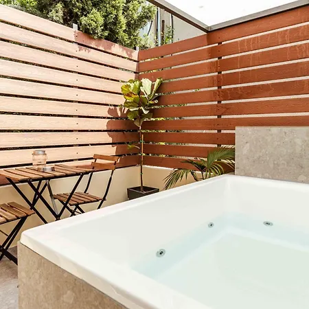 The Secret Yard * Ларнака