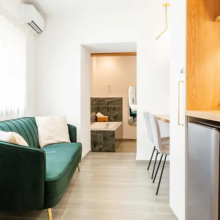 The Secret Yard Апартаменти